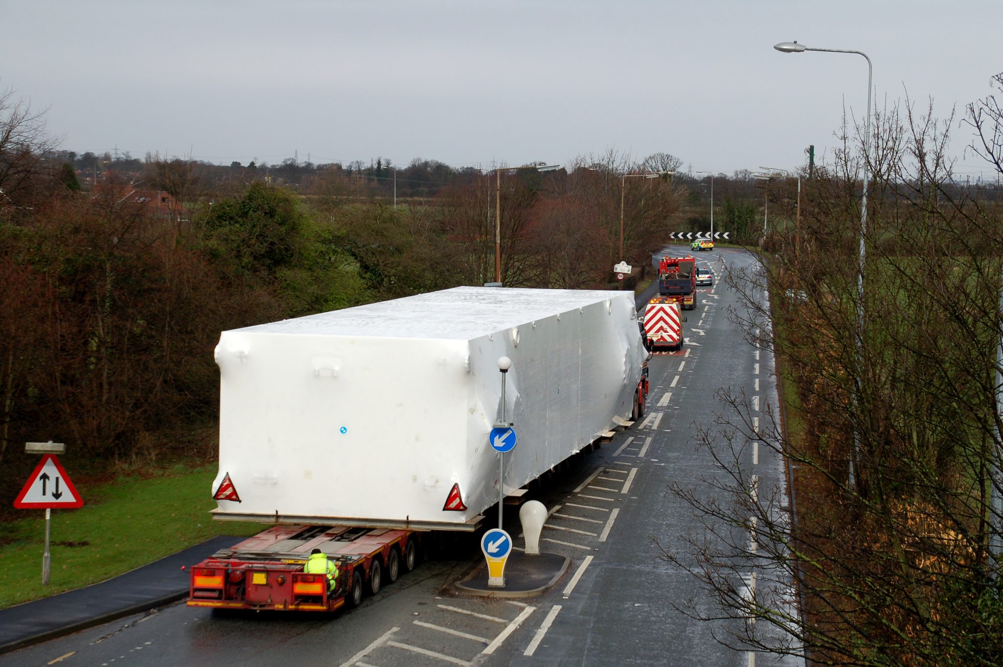 Abnormal load specialist service convey with escort vehicle